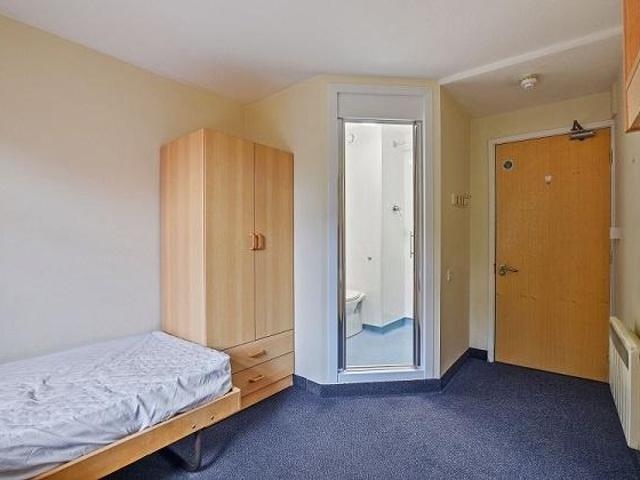 Deans Court, 3 St Georges Road. 1 bed in a flat share to rent £1,005 pcm £232 pw