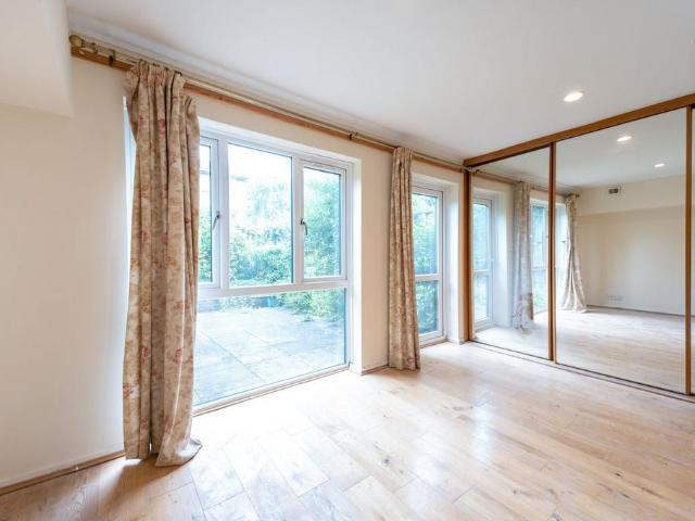 Deans Close, East Croydon, Croydon, CR0 5 bed semi detached house to rent £2,500 pcm £577 pw