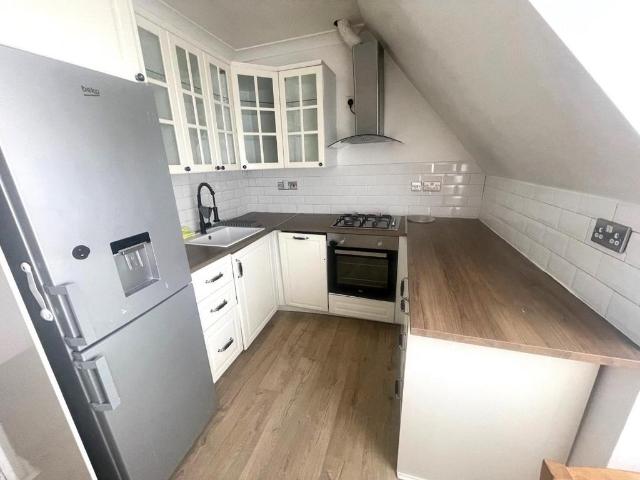 Deansbrook Road, Edgware, HA8 1 bed flat to rent £1,400 pcm £323 pw
