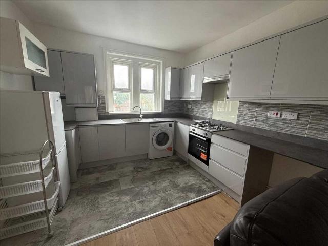 Deansbrook Road, Edgware, HA8 2 bed apartment to rent £1,650 pcm £381 pw