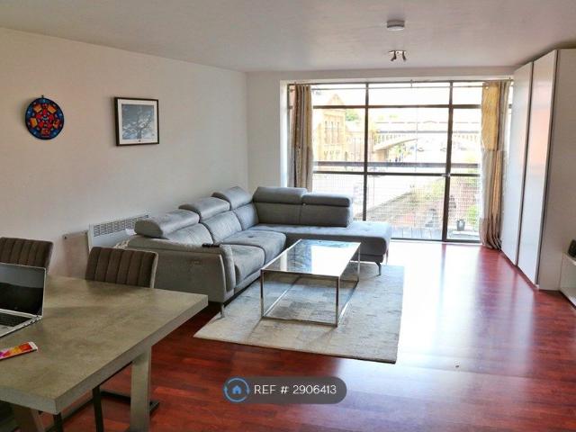 Deansgate, Manchester M3, 2 bed flat to rent, £1,500 pcm | PrimeLocation