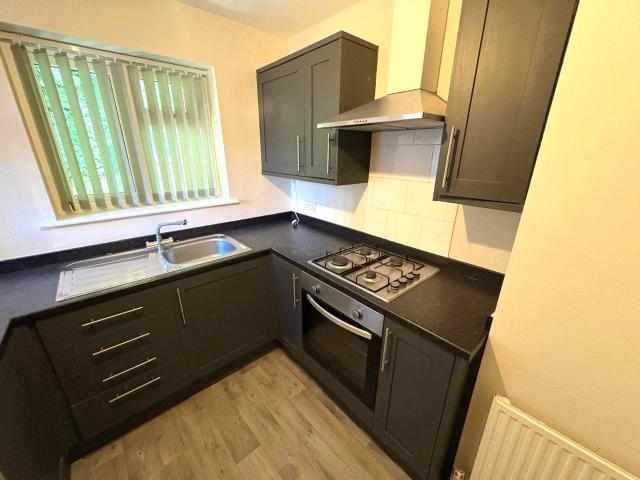 Deanswood Close Leeds | LS17