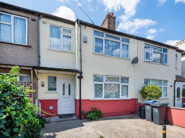 De'arn Gardens, Mitcham CR4 3 bed house to rent £2,300 pcm £531 pw