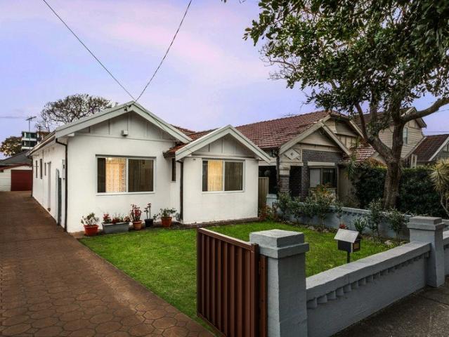 Deceased Estate In A Coveted Tree Lined Rosebery Avenue Setting