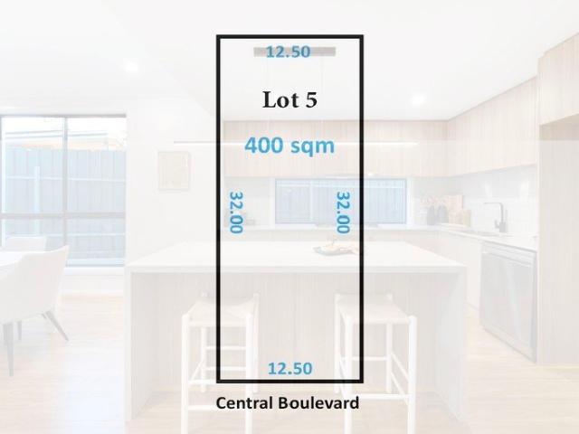 Decent land with double garage width in an attractive location!