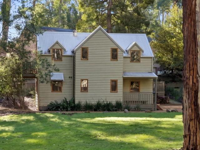 Deceptively spacious 4 bedroom chalet at the base of Mt Buller!