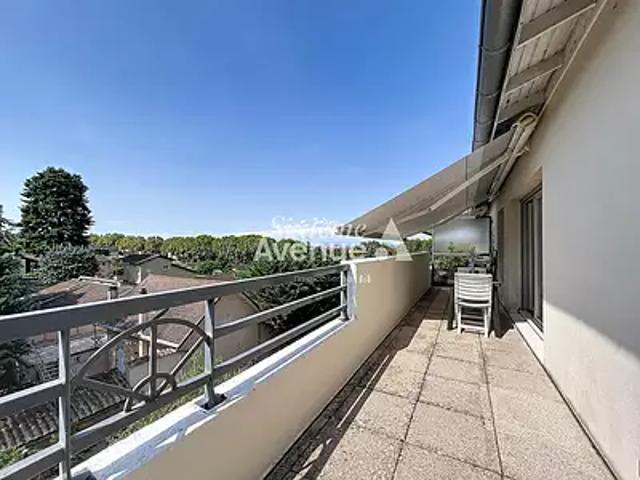 Décines Charpieu 69150 Achat / Vente appartement 4 pièces t4 au dernier étage terrasse