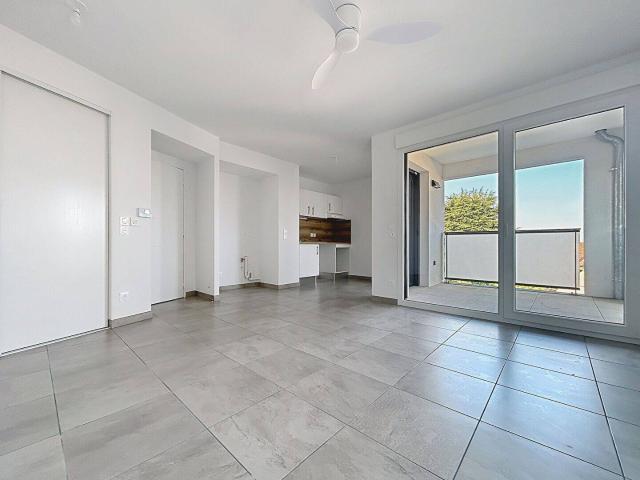 DECINES/Appartement 2 pièces 44 m2 avec LOGGIA