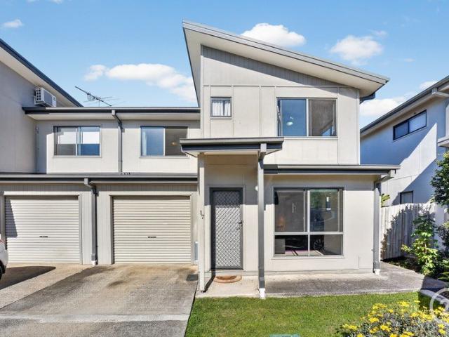 Deck & Pool & Lifestyle Convenience!