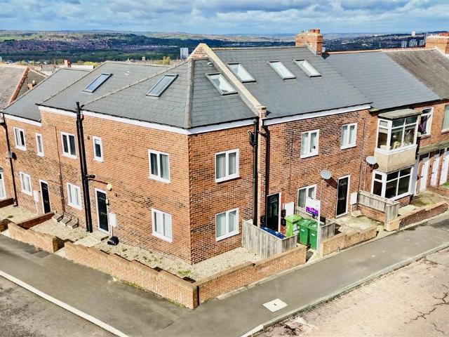 Deckham Terrace, Deckham, Gateshead NE8, 2 bed flat to rent, £700 pcm | PrimeLocation