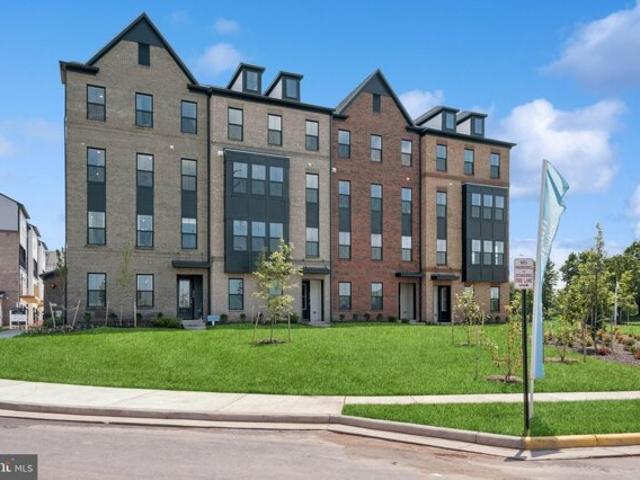 Deco Cir Lot,chantilly, Condo For Sale