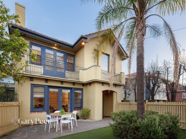 Deco delight with garden sanctuary