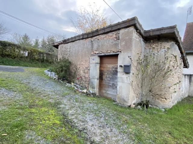 Découvrez cette Charmante Maison Ancienne à Buffières