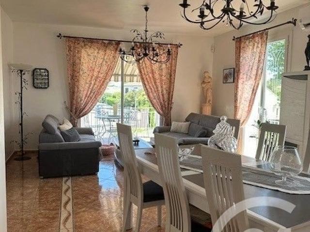 Découvrez cette charmante maison située à Villegailhenc, dan. 154m² Villegailhenc