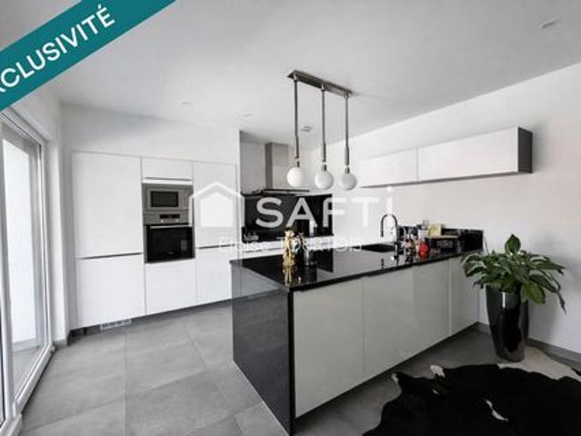 Découvrez cette belle maison familiale à Lachambre, offrant confort, modernité et aucun travaux à prévoir