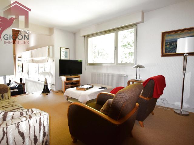 découvrez cette SUPERBE PROPRIETE CONTEMPORAINE, aux prestations haut de gamme, située dans un environnement v