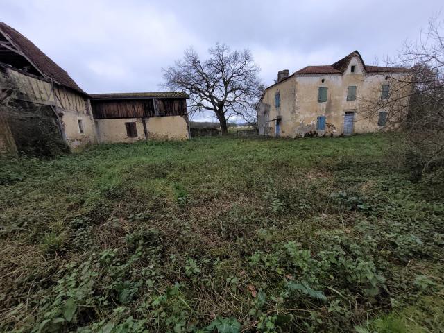 Découvrez cette propriété de 1762 sur 3 hectares 600 « prair