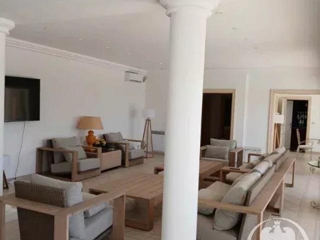 Découvrez cette villa exceptionnelle de 284 m2 284m² Mandelieu la Napoule