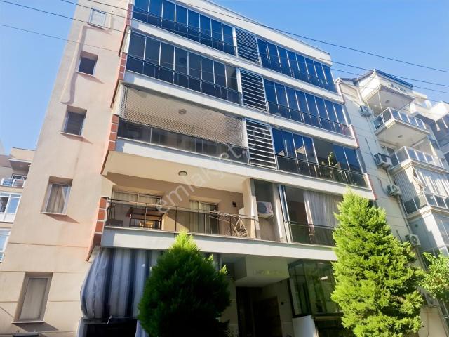 Dedebaşı Mahallesi'nde Arakat 2+1 Kiralık Geniş Ve Ferah Daire
