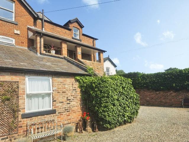 Dee Banks, Chester, Cheshire CH3, 2 bed maisonette to rent, £1,200 pcm | PrimeLocation