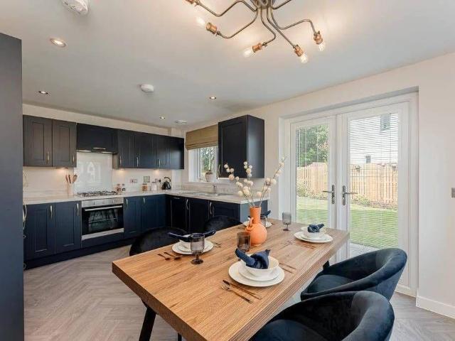 Dee Gardens, 24 Welsh Road CH5 3 bed detached house to rent £1,146 pcm £264 pw