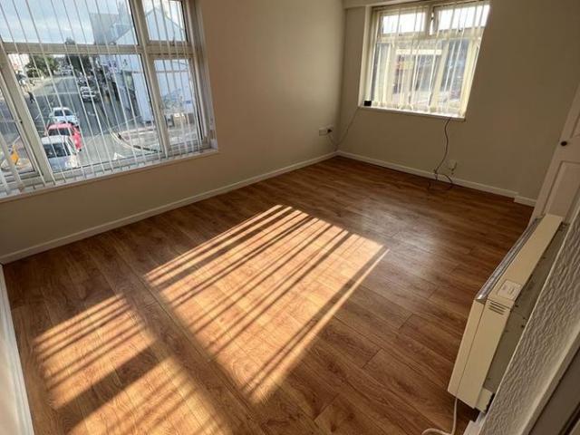 Dee Lane, West Kirby CH48, 1 bed flat to rent, £695 pcm | PrimeLocation
