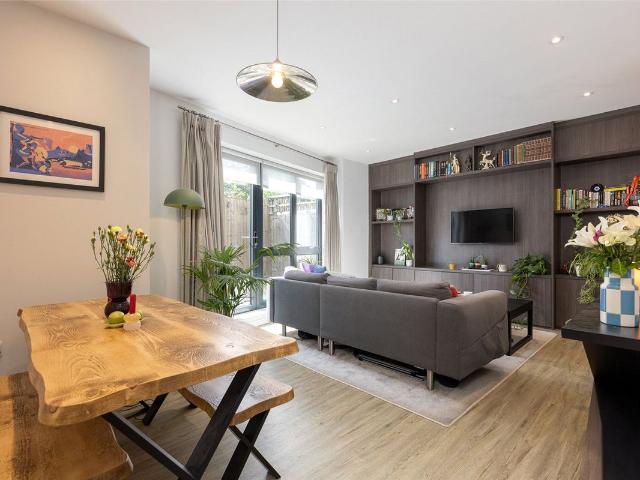 Dee Road, Richmond TW9, 1 bed flat to rent, £2,100 pcm | PrimeLocation