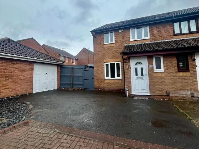 Deene Close, Grimsby 3 bed end of terrace house to rent £795 pcm £183 pw