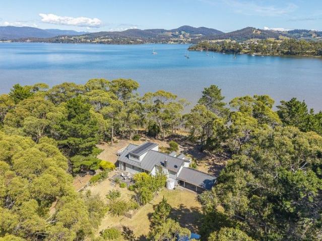 Deep Bay School House