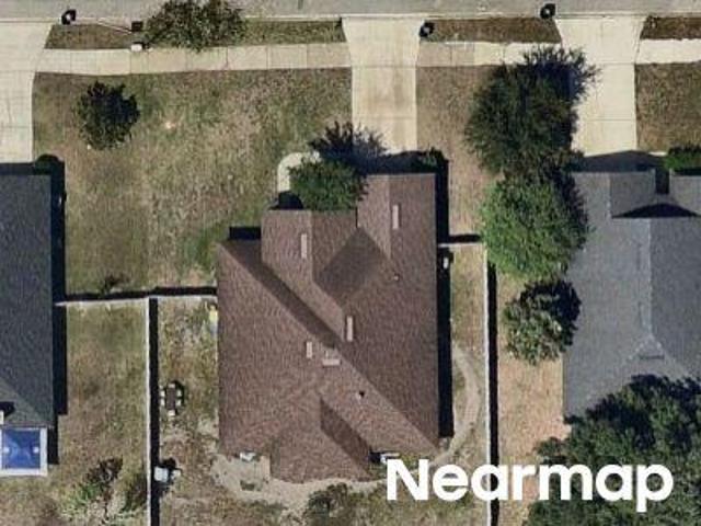Deep Springs Dr N