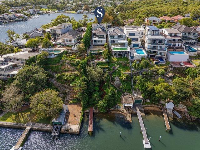 Deep Waterfront Residence With Spectacular Views & Pool On Approx. 1053sqm With Private Beach & Jetty
