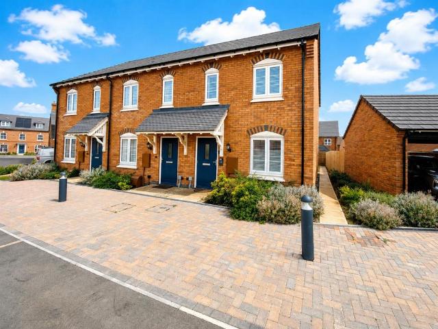 Deepdale Road, Hinckley LE10 2 bed townhouse to rent £1,250 pcm £288 pw