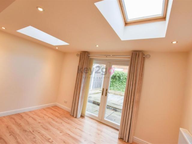 Deepwell View, Halfway, S20