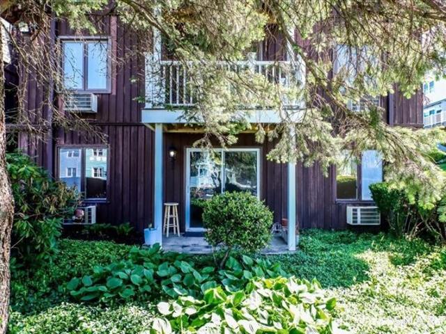Deer Hill Ave Unit B, Danbury, Condo For Sale