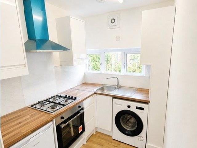 Deer Park Gardens, Mitcham CR4, 2 bed maisonette to rent, £1,850 pcm | PrimeLocation