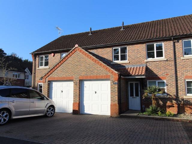 Deer Way, Horsham RH12, 3 bed terraced house to rent, £2,150 pcm | PrimeLocation