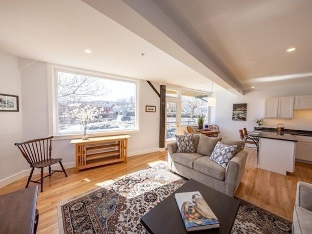 Deerfield Ave Apt,shelburne, Condo For Sale