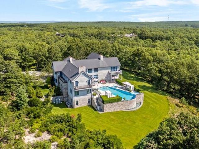 Deerfield Rd, Water Mill, Home For Sale