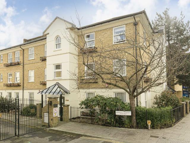 Deerhurst Crescent, Hampton Hill TW12, 2 bed flat to rent, £1,800 pcm | PrimeLocation