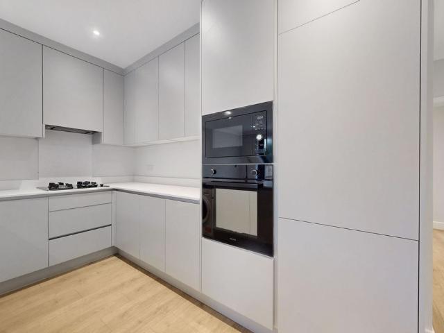Deerhurst Road, London NW2, 2 bed flat to rent, £2,500 pcm | PrimeLocation