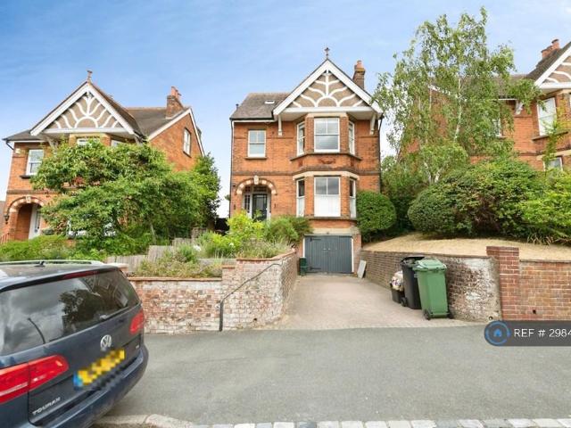 Deerings Road, Reigate, RH2 5 bed detached house to rent £6,500 pcm £1,500 pw