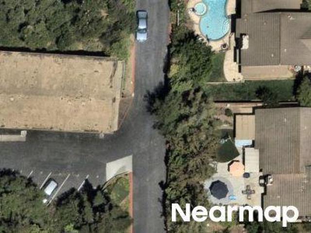 Deerpath Ln