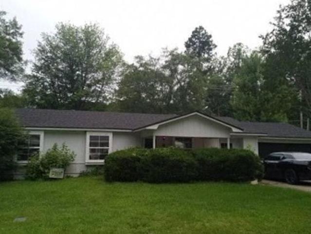 Deerwood Dr