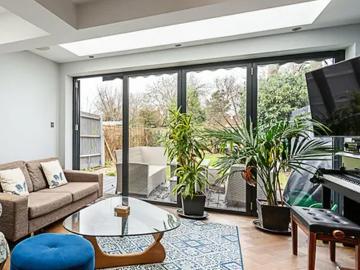 Defoe Close, London, SW17 9RL, United Kingdom | 1 bed apartment for rent #161318621 | Rentberry