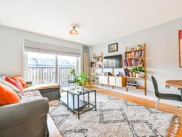 Defoe Road, Stoke Newington, London, N16 2 bed flat to rent £3,250 pcm £750 pw