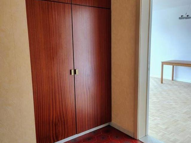 Degelijk ruim appartement met 2 SLK te huur
