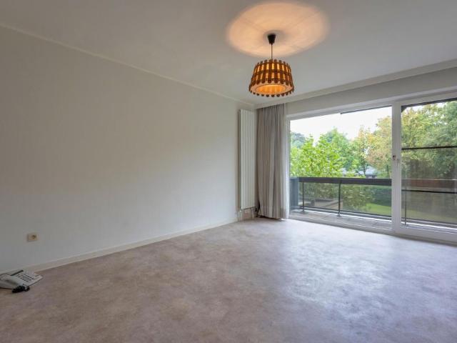 Degelijke serviceflat met terras in Residentie LINDENHOF