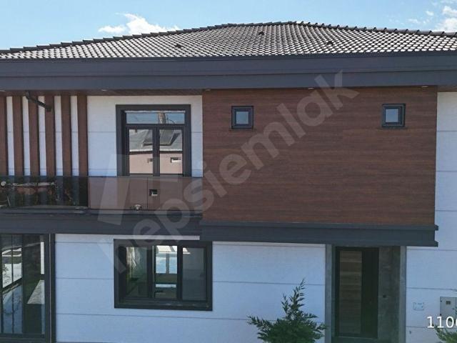 DEHA EMLAK`TAN SATILIK MÜSTAKİL VİLLA AKYAZI MAHALLESİNDE