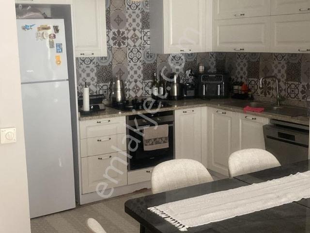 Deha Emlak'tan, Söğütlü Ak Towers'ta 1+1 Satılık Daire