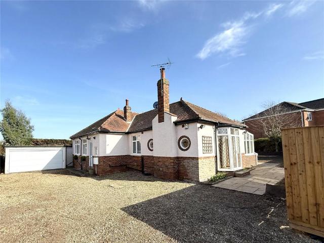 Deighton Road, Wetherby LS22 3 bed bungalow to rent £1,800 pcm £415 pw